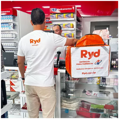 Entregador RYD no balcão